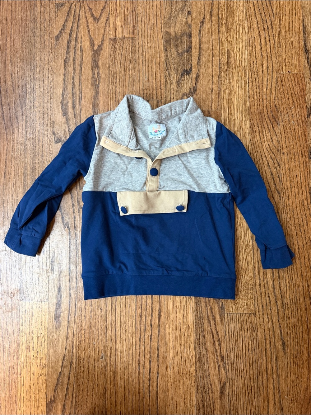 Busy Bees Smocks Pullover
